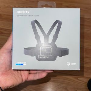 GoPro Chesty